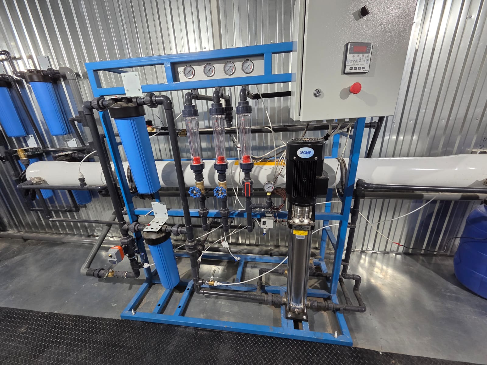 Название (ACF) — например: “ПВХ окно 1400×1300, 2-камерное…”